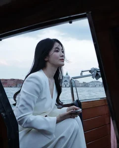 Ageless Beauty: Song Hye Kyo Stuns at 43 Alongside Younger Co-Star - image 2