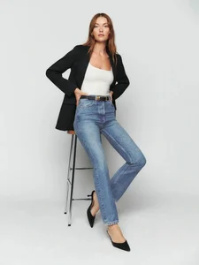 The Return of Curve-Flattering Jeans: Celebrating Feminine Silhouettes in Denim - image 1