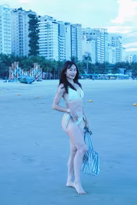 See 'track and field hot girl' Huynh Thi My Tien flaunting her dream bikini body and toned abs on the beach - image 5