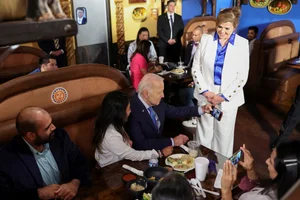 Picturing History: Significant Moments of President Joe Biden’s Final Campaign - image 5