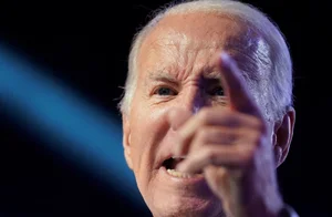 Picturing History: Significant Moments of President Joe Biden’s Final Campaign - image 1