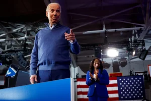 Picturing History: Significant Moments of President Joe Biden’s Final Campaign - image 13