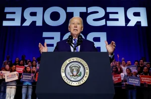 Picturing History: Significant Moments of President Joe Biden’s Final Campaign - image 2