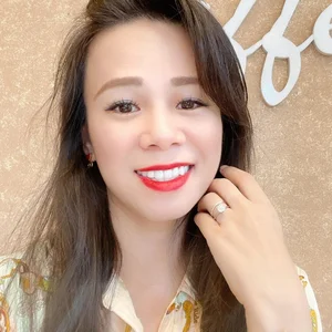 Dao Lan Huong’s Latest Beauty Reveal Sparks Debate: Fans Praise Youthfulness While Others Suggest Cosmetic Enhancements - image 2