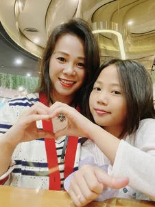 Dao Lan Huong’s Latest Beauty Reveal Sparks Debate: Fans Praise Youthfulness While Others Suggest Cosmetic Enhancements - image 9