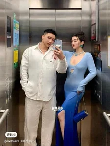 The Art of Couple Outfit Coordination: Mastering the Perfect Modern Elevator Selfie Aesthetic - image 5