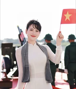 Phuong Anh Dao Radiates Elegance in Traditional Ao Dai for April 30th - image 0