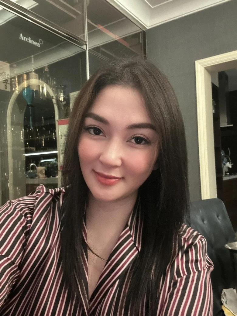 Like Mother Like Daughter: The Stunning 16-Year-Old Successor of Miss Vietnam Nguyen Thi Huyen