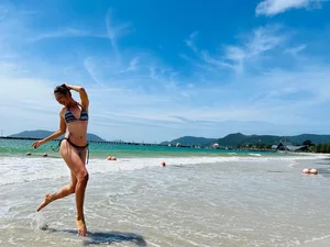 Meet the Stunning Lead Actress from Ly Hai’s Blockbuster Film Lat Mat 7 - image 2