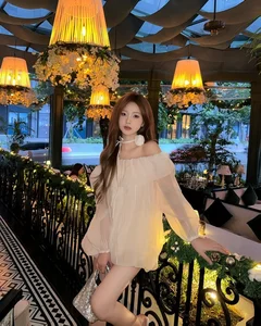 Stunning Christmas Photo Collection: Top Influencers Captivate Netizens With Festive Holiday Aesthetics - image 6