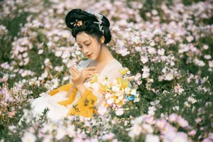 YiTuYu Art Language Vol.6911: Elegant Portraiture Featuring Jun Yin Lan - image 1