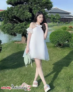 Exploring the Charming Style of TikTok Star Quynh Truong - image 1