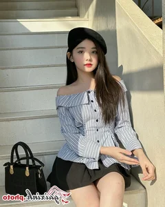 Exploring the Charming Style of TikTok Star Quynh Truong - image 6