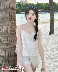 Exploring the Charming Style of TikTok Star Quynh Truong - image 16