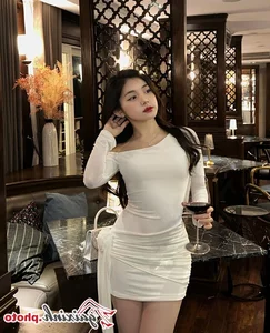 Exploring the Charming Style of TikTok Star Quynh Truong - image 19