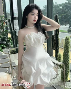 Exploring the Charming Style of TikTok Star Quynh Truong - image 15
