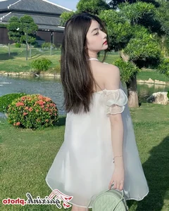 Exploring the Charming Style of TikTok Star Quynh Truong - image 4