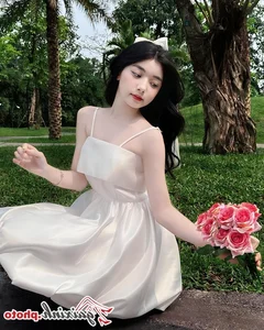 Exploring the Charming Style of TikTok Star Quynh Truong - image 0