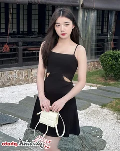 Exploring the Charming Style of TikTok Star Quynh Truong - image 20