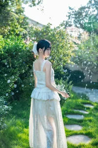 Art Language Vol.10473: A Visual Exploration of Chen Shi Er Ing's Aesthetic - image 11