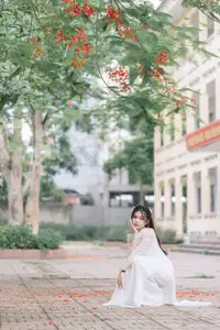 Discover the Elegant Beauty of a Vietnamese Young Woman in White Áo Dài 1000026883 - image 6
