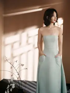 Zhao Liying: Elegant Beauty and Serene Aura with Pure White Orchids - Discover Her Natural Charm - image 0