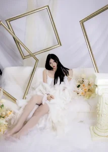 Art Language Vol.10446: Exploring the Aesthetic Elegance of Model Gai Gai - image 0
