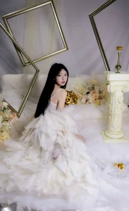 Art Language Vol.10446: Exploring the Aesthetic Elegance of Model Gai Gai - image 1