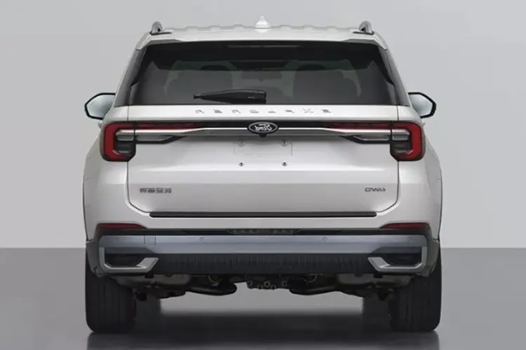 Ford Explorer 2026: Modern Interior, Advanced Tech Unveils Premium Design