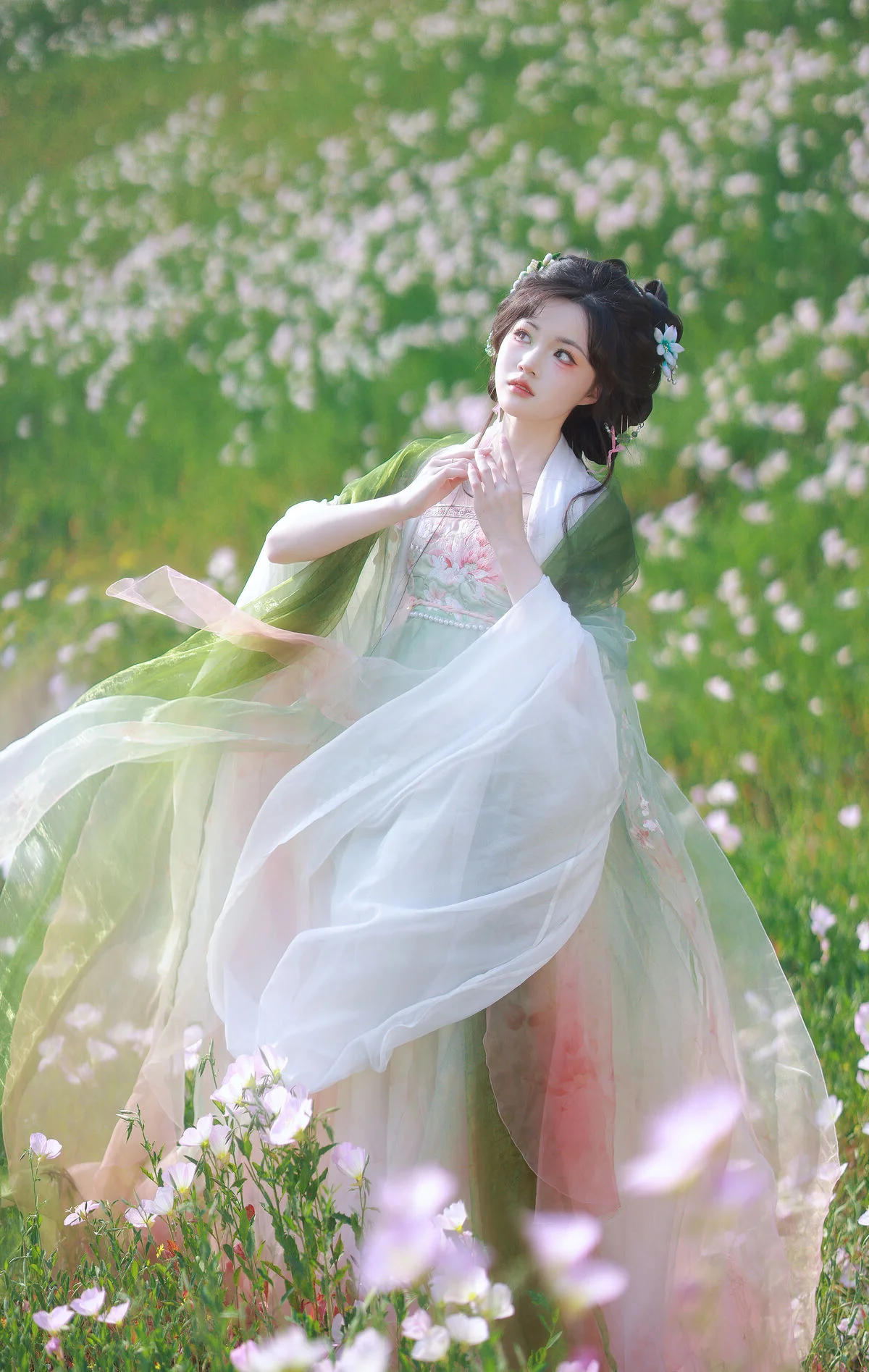 Xian Luo in YiTuYu Art Language Vol.9171: A Stunning Spring-Themed Portrait Collection for Artistic Inspiration and High-Quality Photography Enthusiasts