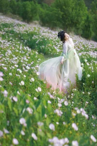Xian Luo in YiTuYu Art Language Vol.9171: A Stunning Spring-Themed Portrait Collection for Artistic Inspiration and High-Quality Photography Enthusiasts - image 13