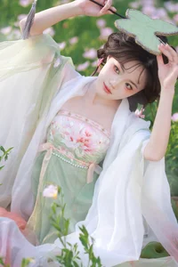 Xian Luo in YiTuYu Art Language Vol.9171: A Stunning Spring-Themed Portrait Collection for Artistic Inspiration and High-Quality Photography Enthusiasts - image 5