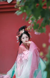 Ethereal Beauty of Qian Yue in Hanfu - YiTuYu Vol.8936 Art Language - image 2