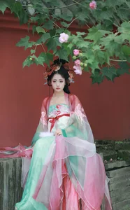 Ethereal Beauty of Qian Yue in Hanfu - YiTuYu Vol.8936 Art Language - image 10