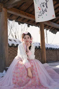 Stunning Visuals in YiTuYu艺图语 Art Language Vol.7340 Featuring Fei Tian Xiao Mo Nu - image 23