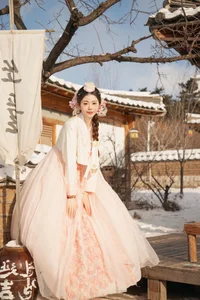Stunning Visuals in YiTuYu艺图语 Art Language Vol.7340 Featuring Fei Tian Xiao Mo Nu - image 10
