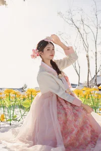 Stunning Visuals in YiTuYu艺图语 Art Language Vol.7340 Featuring Fei Tian Xiao Mo Nu - image 0