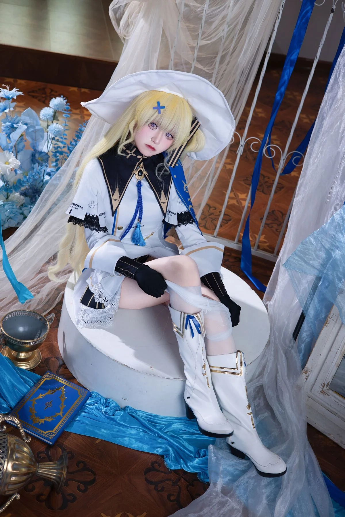 Stunning Wuthering Waves Phoebe Cosplay by Shuang Mu Fu Su – High-Quality Feibi Photo Gallery and Character Inspiration