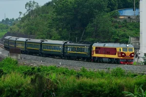 Exploring the Vietnam-China Cross-Border Tourist Train Journey One Year After Its Restoration - image 6