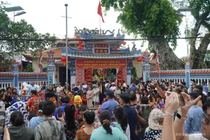 Vietnam’s Massive Charity Feast: 330 Tons of Food for Pilgrims - image 7