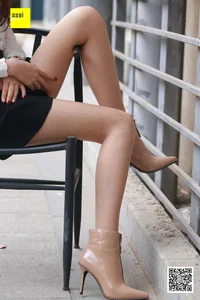 IESS Sixiangjia 162: Qi Qi in Nude Patent Leather Ankle Boots - image 18