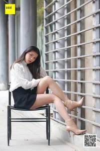 IESS Sixiangjia 162: Qi Qi in Nude Patent Leather Ankle Boots - image 15