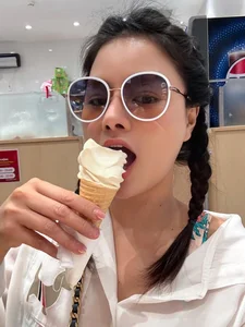 Vu Thu Phuong Radiant Beauty and Career Resurgence Post-Divorce - image 9
