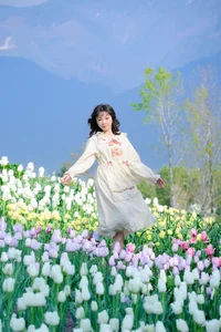Ethereal Beauty in Flower Fields: YiTuYu Vol.8915 Disexi Si Ning - image 3