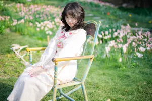 Ethereal Beauty in Flower Fields: YiTuYu Vol.8915 Disexi Si Ning - image 8
