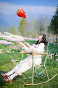 Ethereal Beauty in Flower Fields: YiTuYu Vol.8915 Disexi Si Ning - image 13