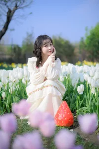 Ethereal Beauty in Flower Fields: YiTuYu Vol.8915 Disexi Si Ning - image 14
