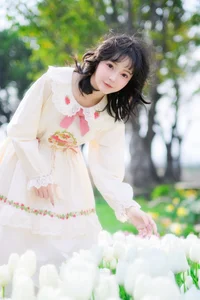 Ethereal Beauty in Flower Fields: YiTuYu Vol.8915 Disexi Si Ning - image 12