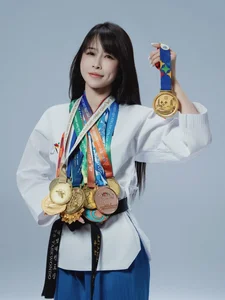 Taekwondo World Champion Chau Tuyet Van Inspires Fans with Her Incredible Medal Collection and Decades of Martial Arts Excellence and Dedication - image 7