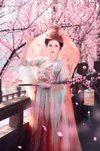 Bei Bei Mo's Grace: Hanfu Beauty Amidst Cherry Blossoms, YiTuYu Vol.8626 - image 10